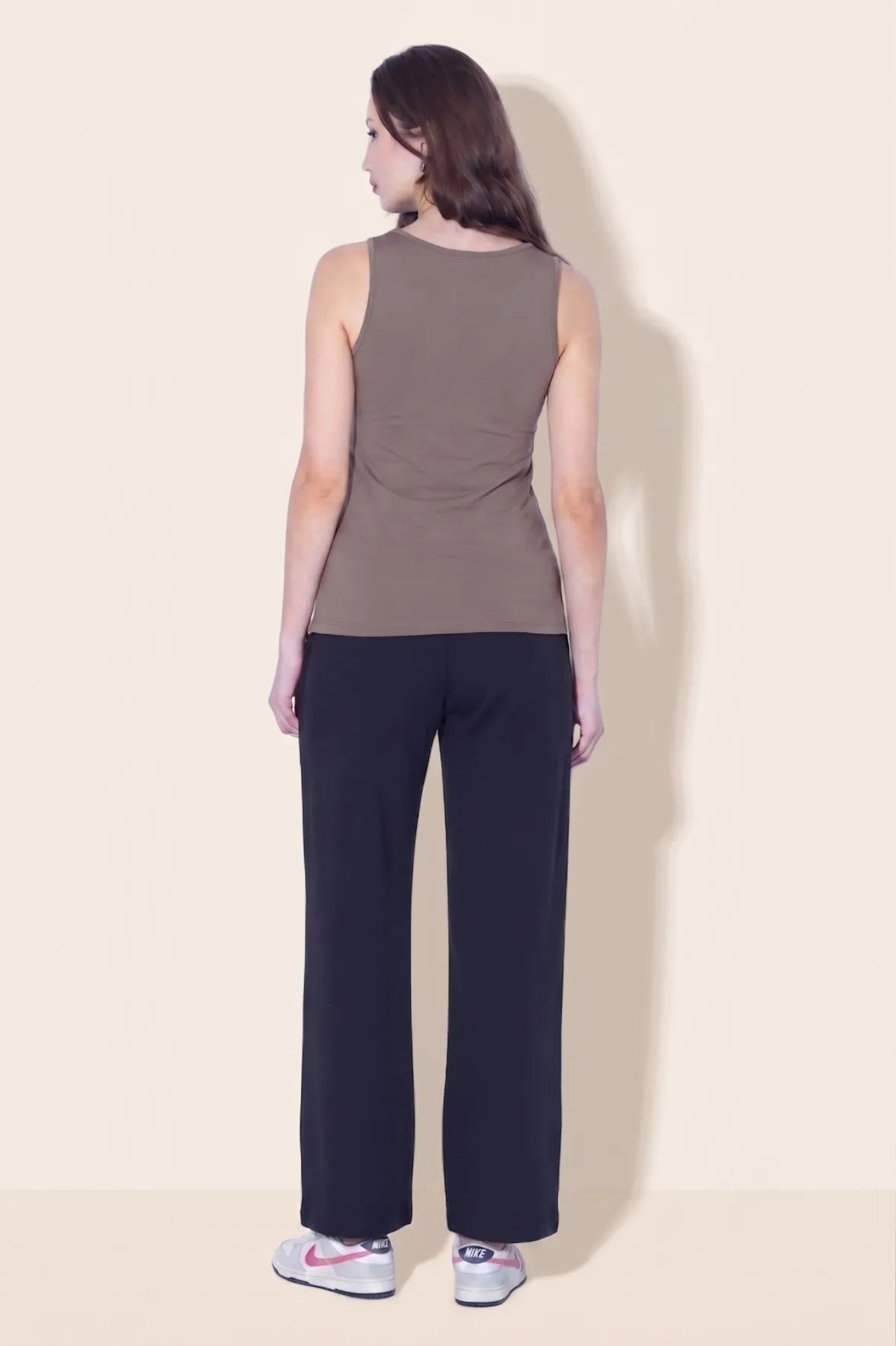 SEAMLESS SCOOP TANK TOP